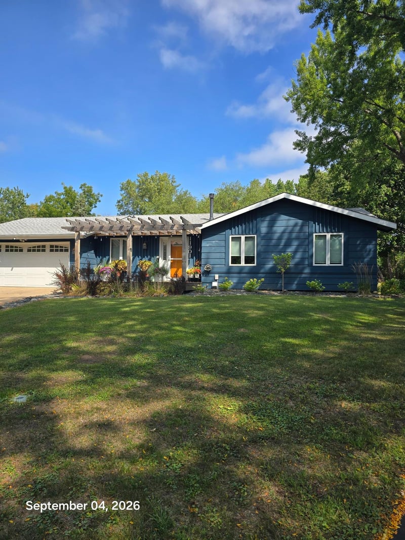 11901 River Hills Cir, Burnsville, MN 55337