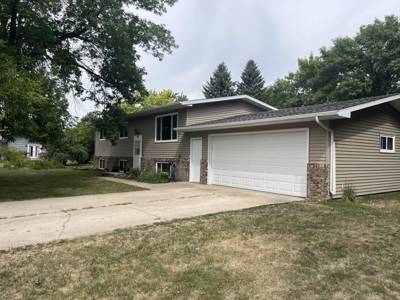 519 1st Ave SE, Rothsay, MN 56579