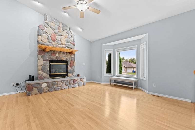 816 Southern Woods Pl SW, Rochester, MN 55902