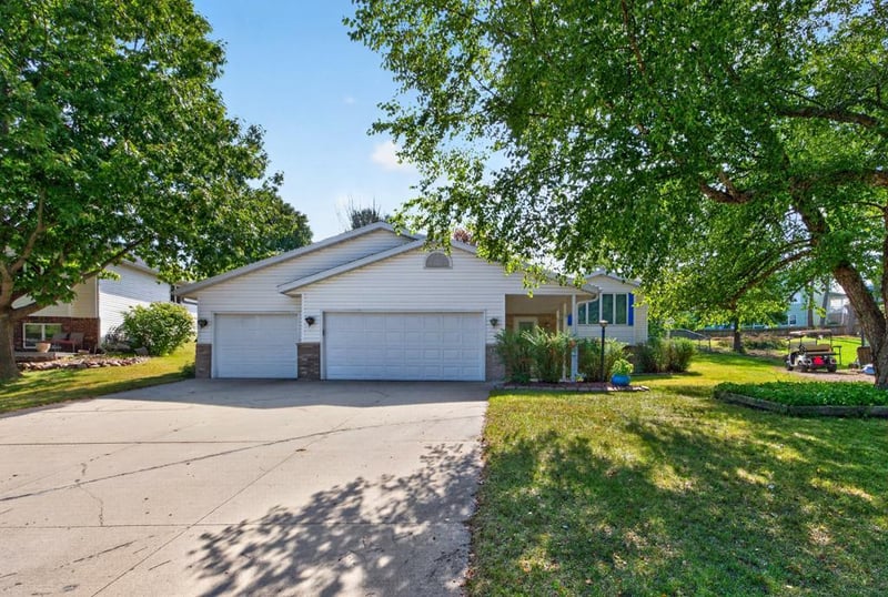 316 11th St NW, Byron, MN 55920