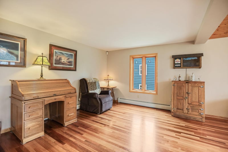 616 8th St SW, Faribault, MN 55021