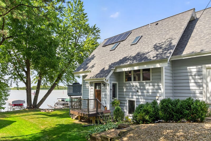 2937 Lake Shore Ave, Maple Plain, MN 55359