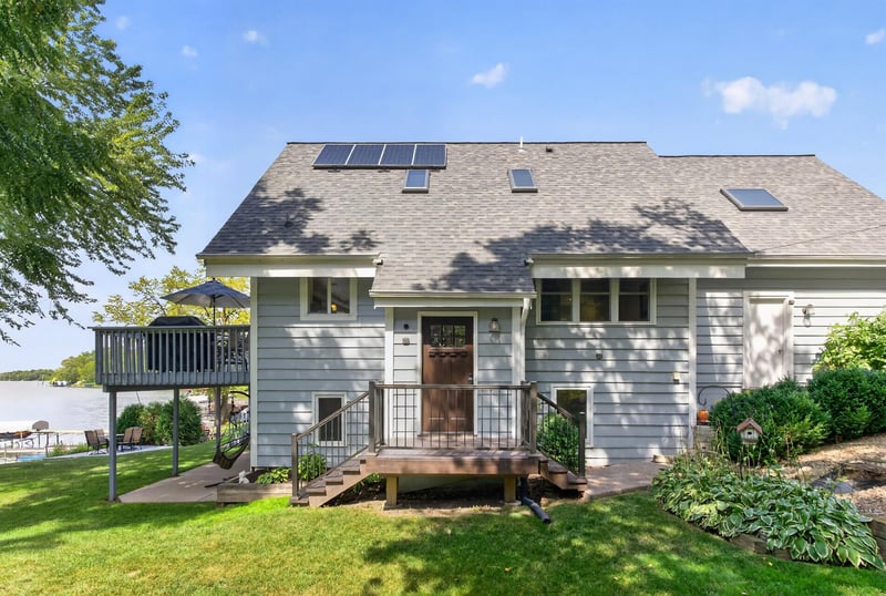 2937 Lake Shore Ave, Maple Plain, MN 55359