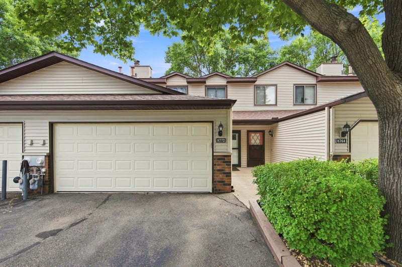 8772 Maplebrook Pw N, Brooklyn Park, MN 55445