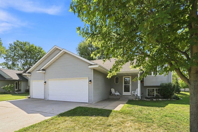 712 Sunset St, Buffalo, MN 55313