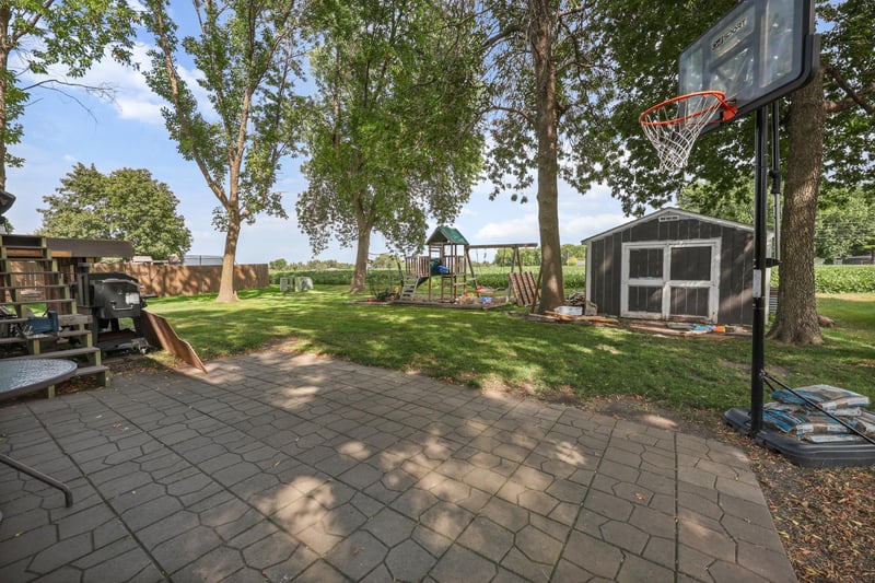 1612 Birch Ave N, Glencoe, MN 55336
