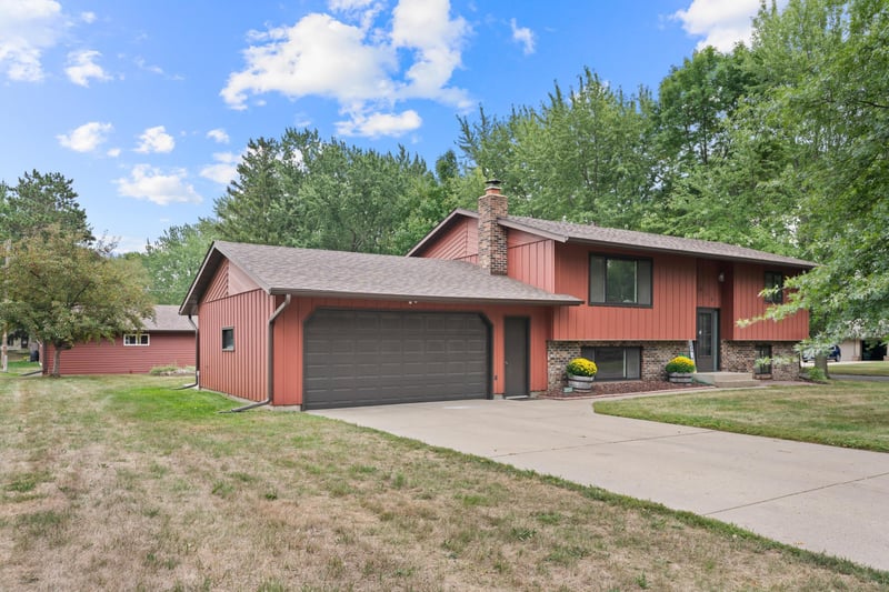 1016 3 1/2 Ave N, Sauk Rapids, MN 56379