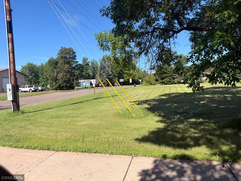 3993 Main St, Kettle River, MN 55757