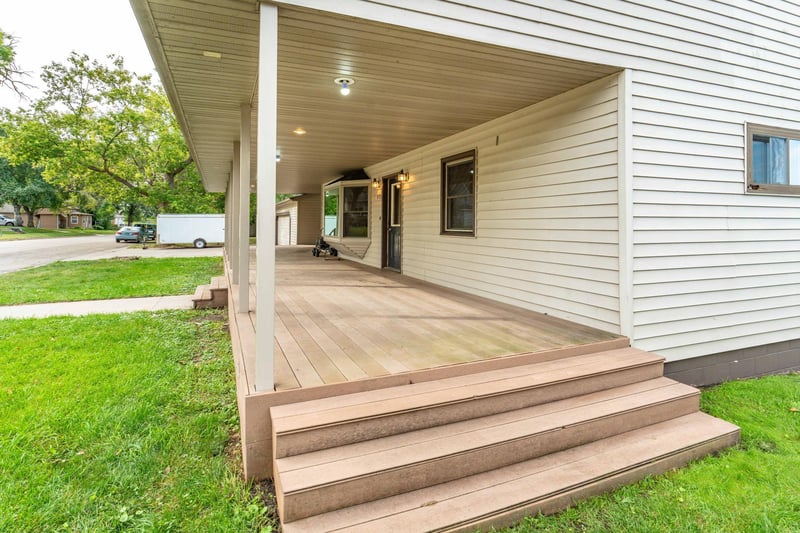 408 2nd St SE, Pelican Rapids, MN 56572