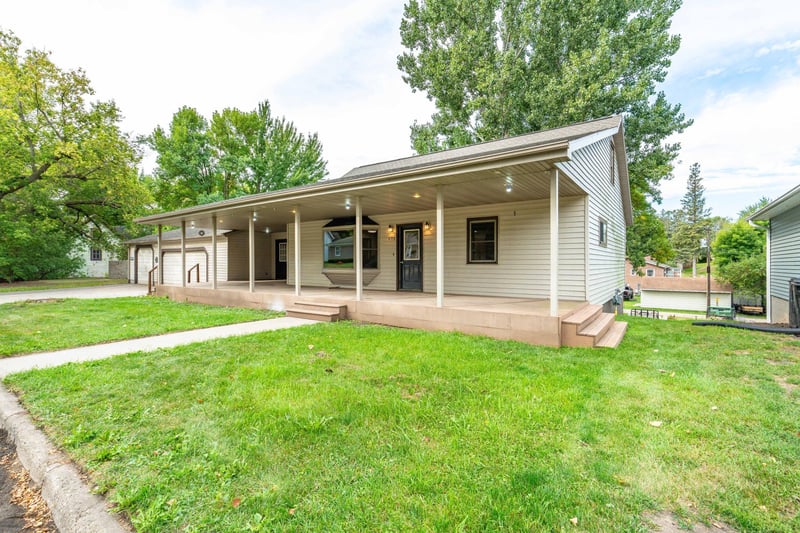 408 2nd St SE, Pelican Rapids, MN 56572