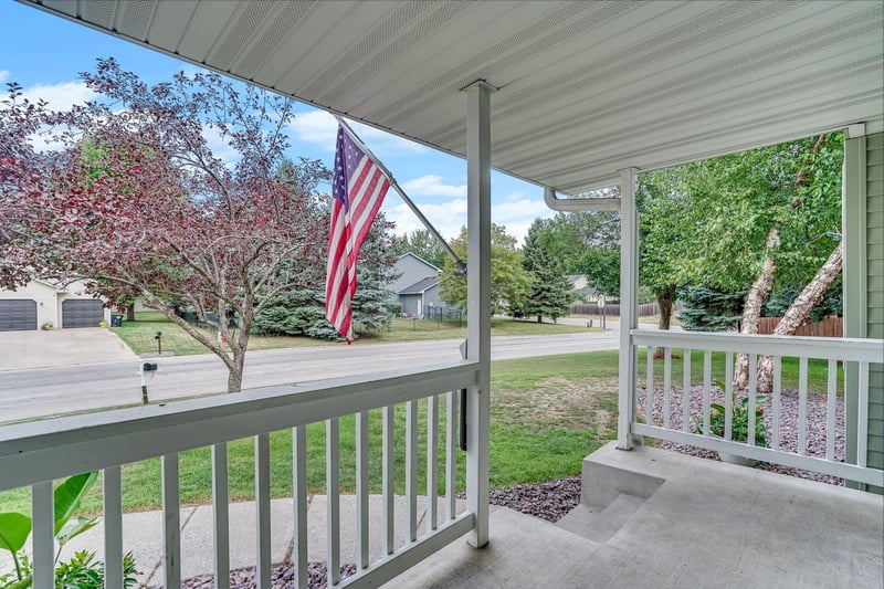 513 Maple Knoll Way NW, Saint Michael, MN 55376