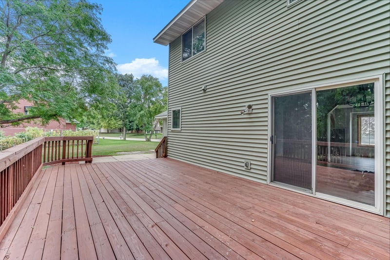 513 Maple Knoll Way NW, Saint Michael, MN 55376