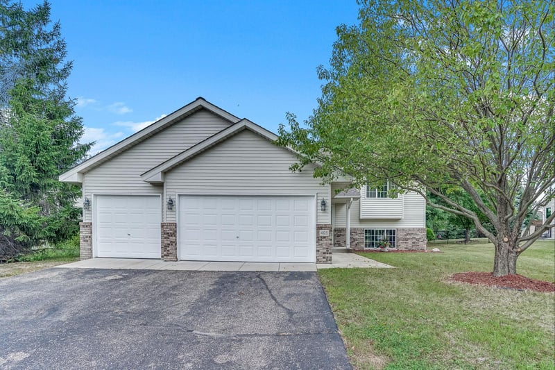 405 5th St NW, Saint Michael, MN 55376