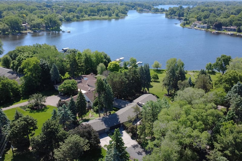 2205 Long Lake Rd, New Brighton, MN 55112