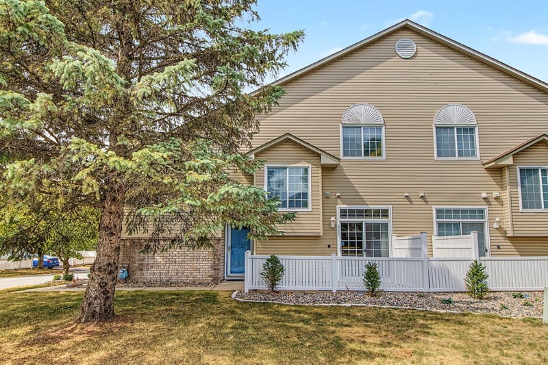 2802 Mallard Dr, Woodbury, MN 55125