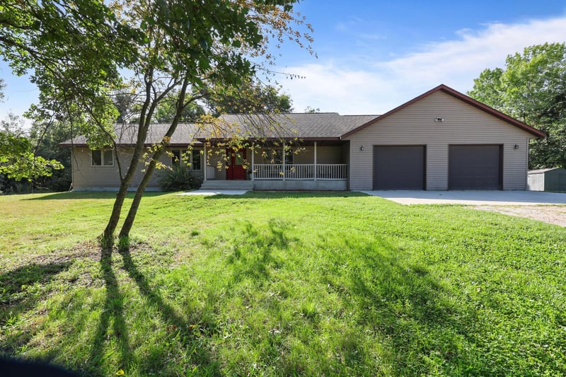 17413 Major Ave, Hutchinson, MN 55350