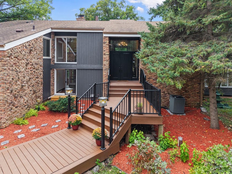 16411 Kingswood Dr, Lakeville, MN 55044