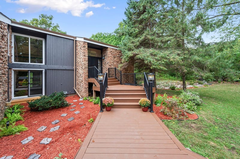 16411 Kingswood Dr, Lakeville, MN 55044