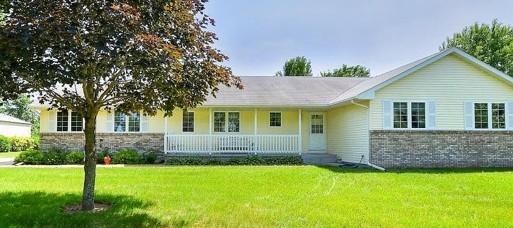 13295 Saint Croix Trl, North Branch, MN 55056
