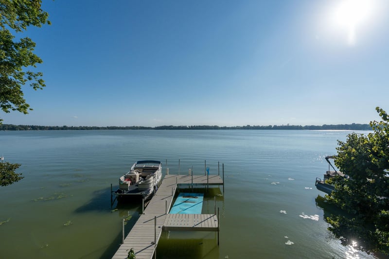614 Doran Dr, Madison Lake, MN 56063