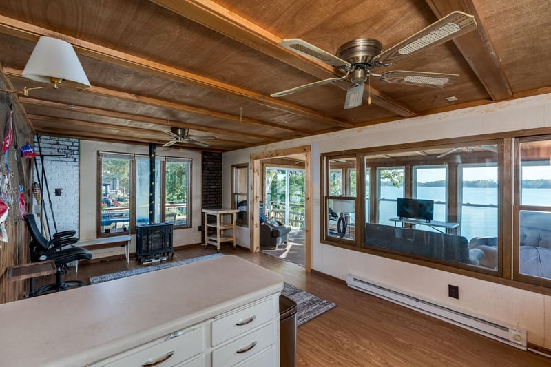 614 Doran Dr, Madison Lake, MN 56063