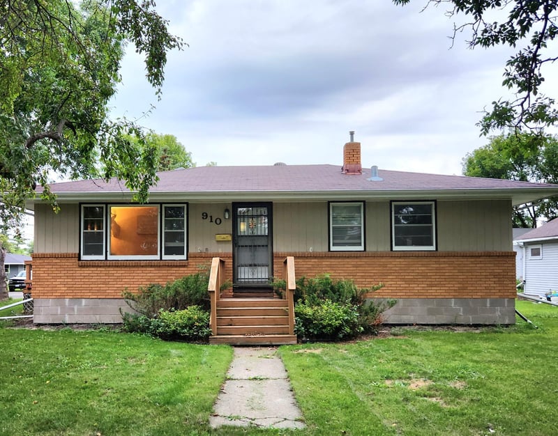 910 13th St, International Falls, MN 56649