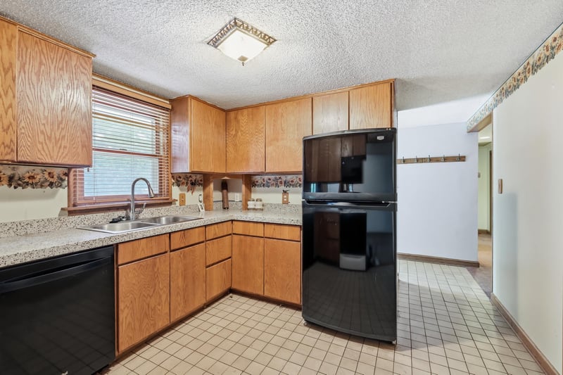 1045 Mcknight Rd S, Saint Paul, MN 55119