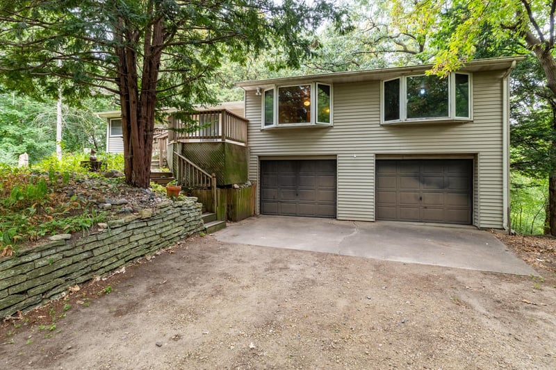 1045 Mcknight Rd S, Saint Paul, MN 55119