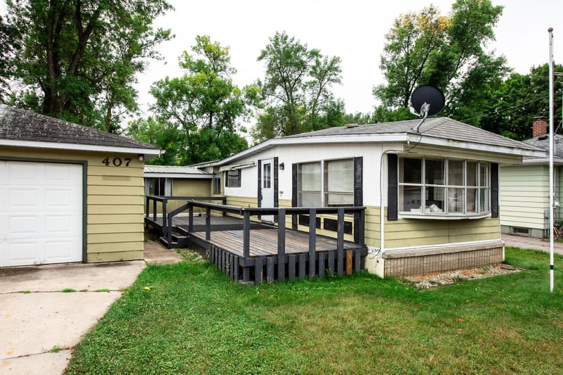 407 W Oak St, Osakis, MN 56360