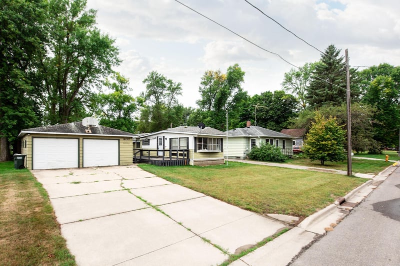 407 W Oak St, Osakis, MN 56360