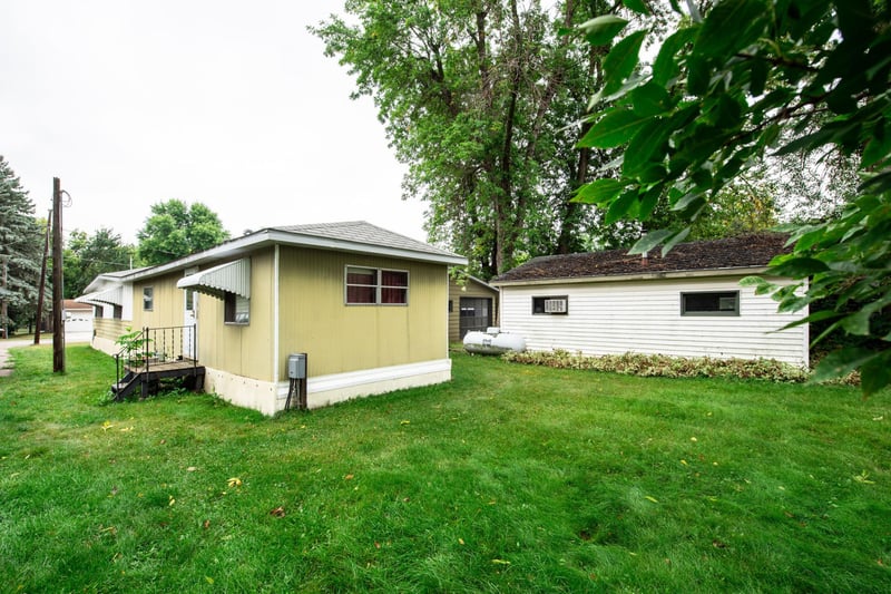 407 W Oak St, Osakis, MN 56360