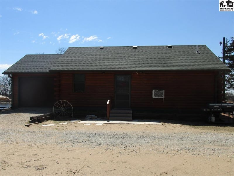 3900 S Yoder Rd, Hutchinson, KS 67501