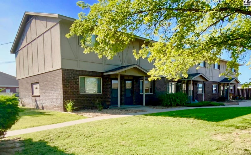 1404 - 1408 E 27th Ave, Hutchinson, KS 67502