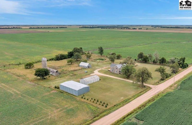 978 29th Ave, Canton, KS 67428