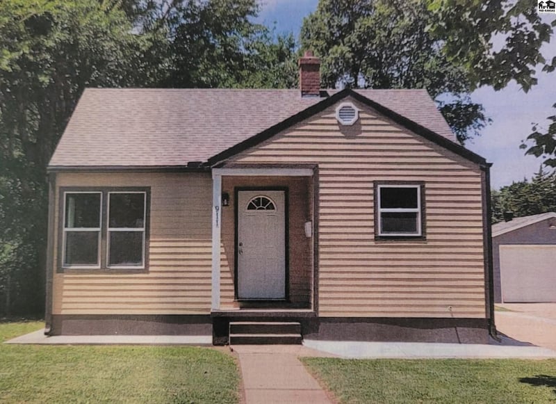 911 S Bell, Lyons, KS 67554