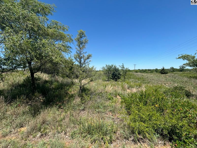 0000 Snokomo Rd, Hutchinson, KS 67502
