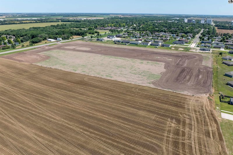 205 Hackberry Ln, Moundridge, KS 67107