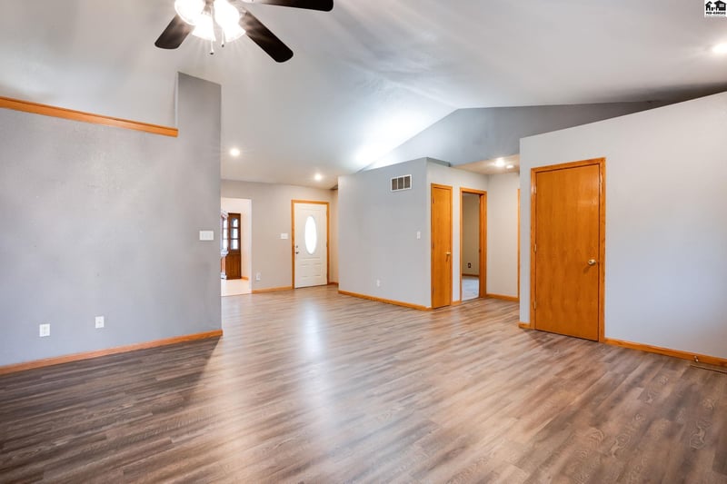 611 41st Ave, Hutchinson, KS 67502