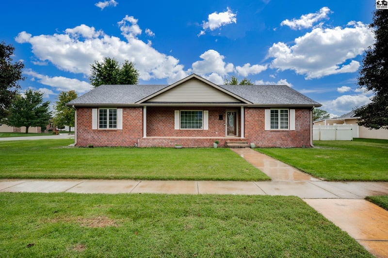 611 41st Ave, Hutchinson, KS 67502