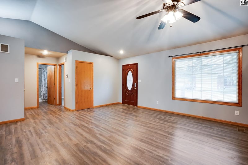 611 41st Ave, Hutchinson, KS 67502