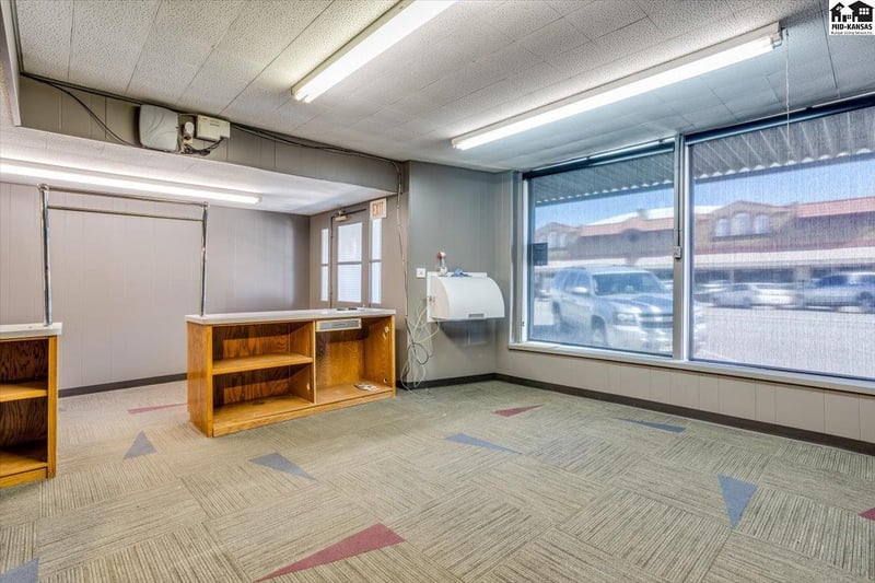 214 Main St, Mcpherson, KS 67460