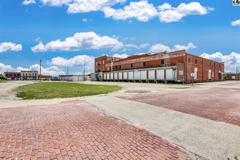 320 Washington St, Hutchinson, KS 67501