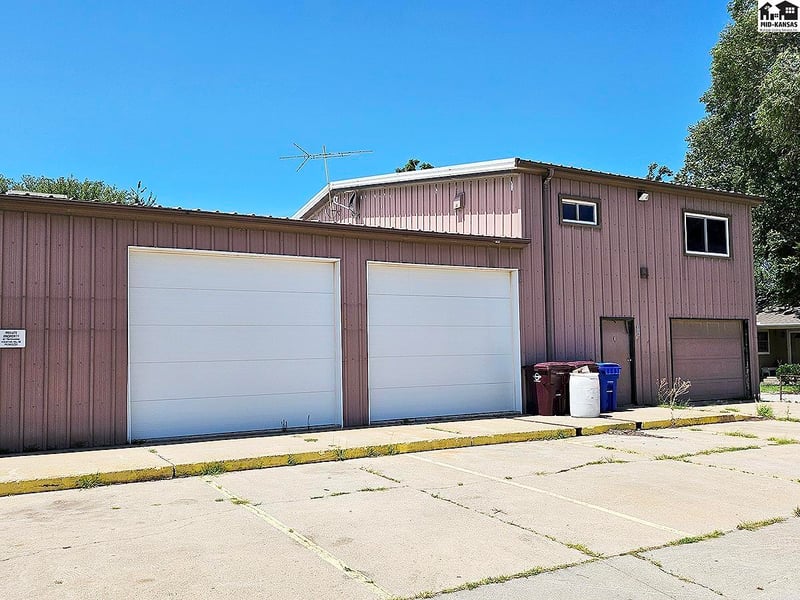 540 S Main St, Galva, KS 67443