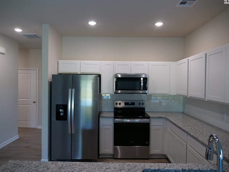 1020 Spring Creek Rd, Mcpherson, KS 67460