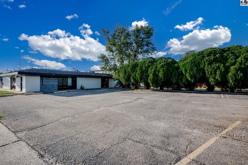 510 17th Ave, Hutchinson, KS 67501