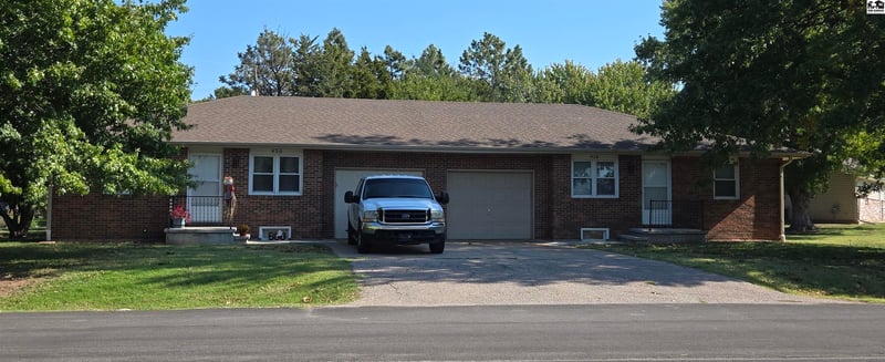 920 Wheatland Dr, Buhler, KS 67522