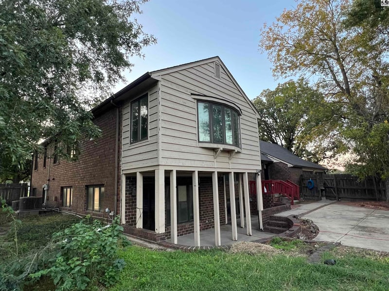 1224 Countryside Dr, Mcpherson, KS 67460