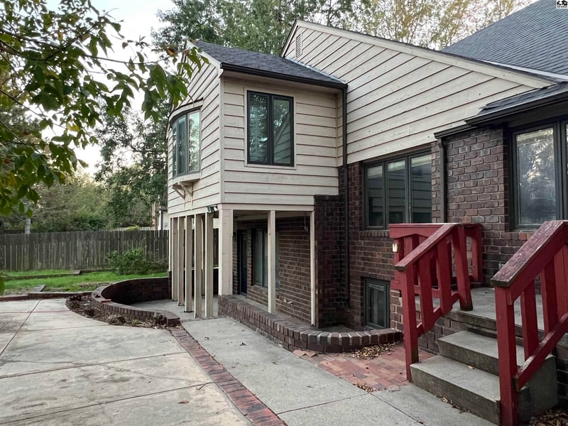 1224 Countryside Dr, Mcpherson, KS 67460