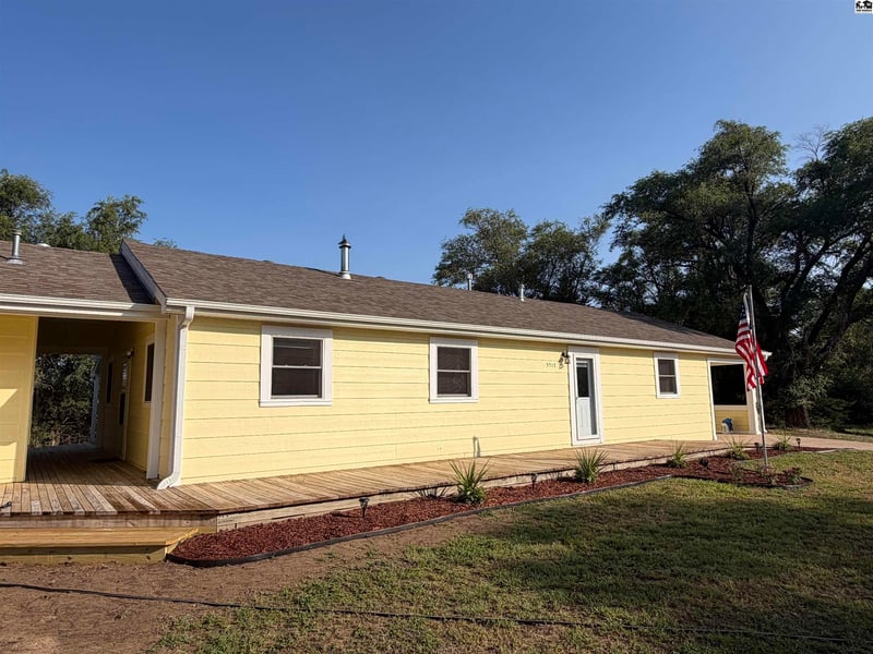 5517 17th Ave, Hutchinson, KS 67501
