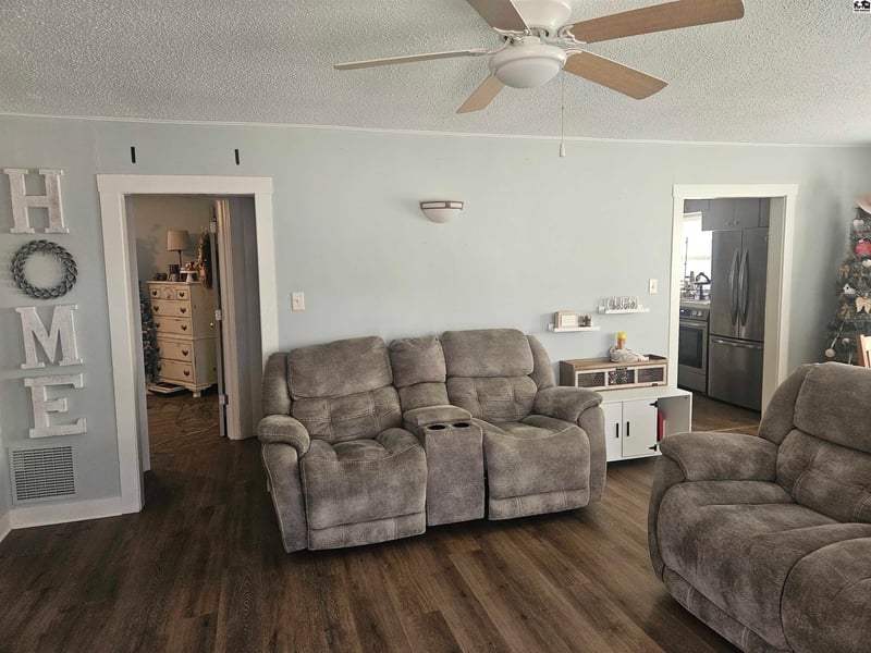 806 Wheeler St, Mcpherson, KS 67460